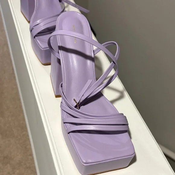 PrettyLittleThing Purple Platform Sandals - Picture 2 of 5